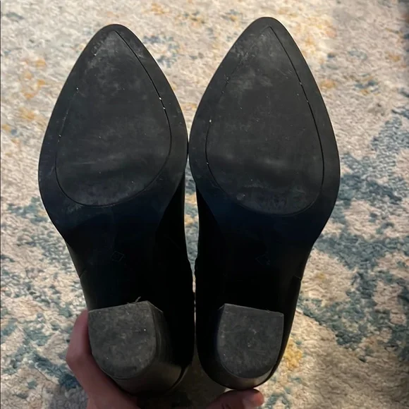 Sleek Black Leather Ankle Booties - Picture 5 of 6